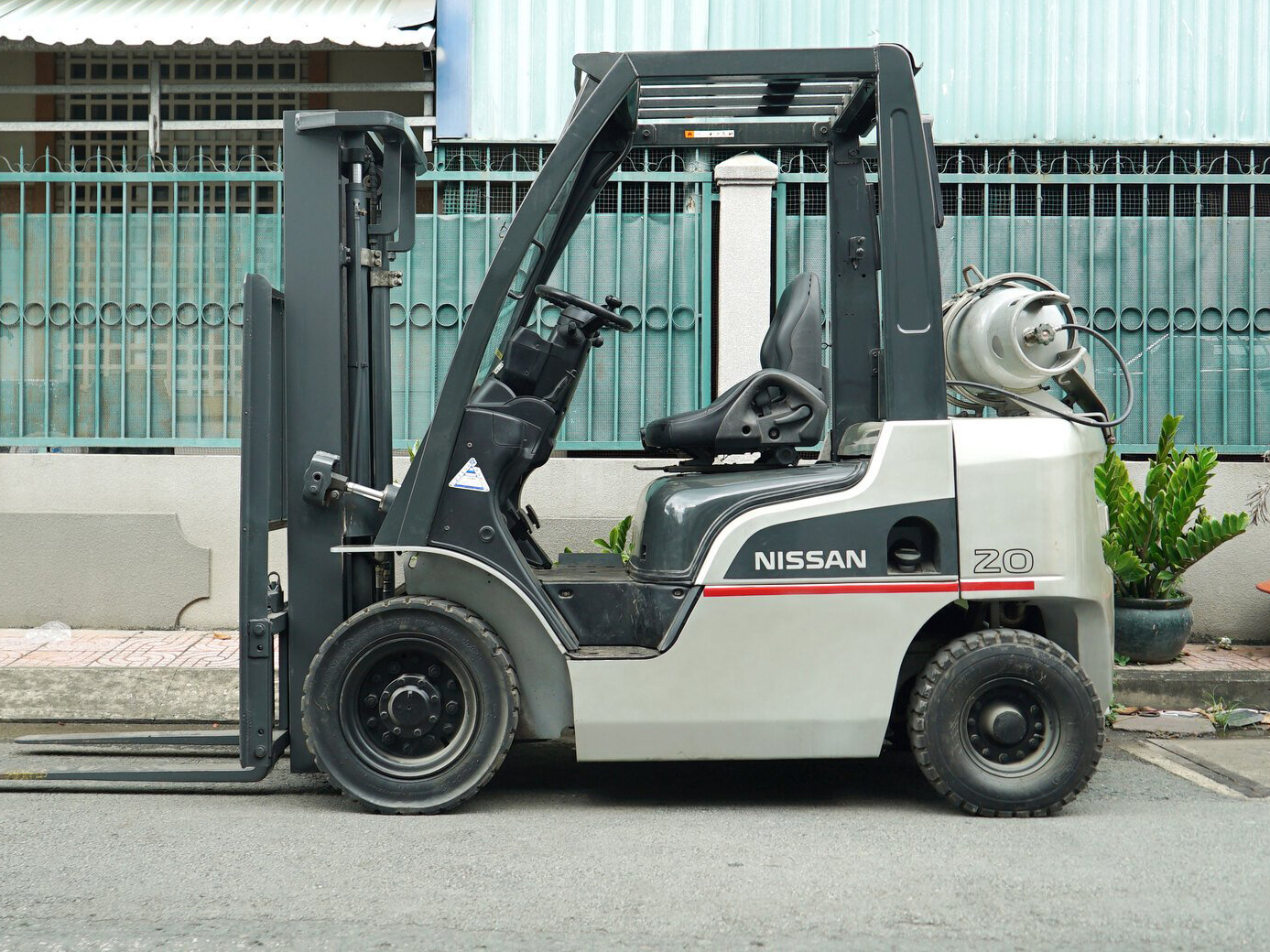 Dịch vụ cho thuê xe nâng xăng gas của Nâng Cẩu Thanh Nhã