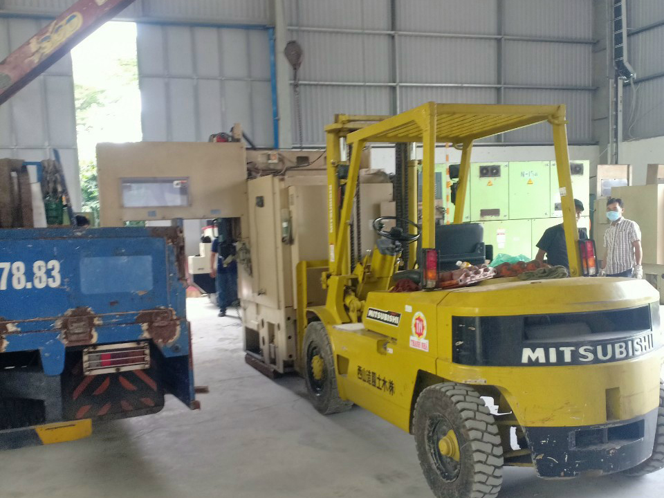 Xe nâng dầu Mitsubishi