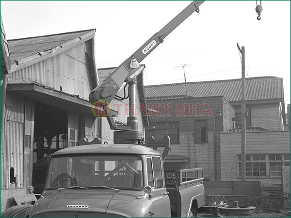 UNIC – Thương Hiệu Nổi Tiếng Thế Giới Về Cần Cẩu Gắn Trên Xe tải 3