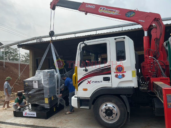 Thuê Xe Tải Gắn Cẩu Tại KCN Tân Phú Trung, TP. HCM 1