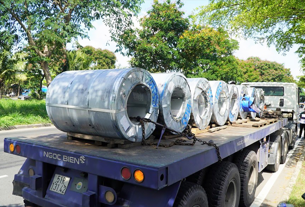 Vận chuyển cuộn thép ở TP.HCM