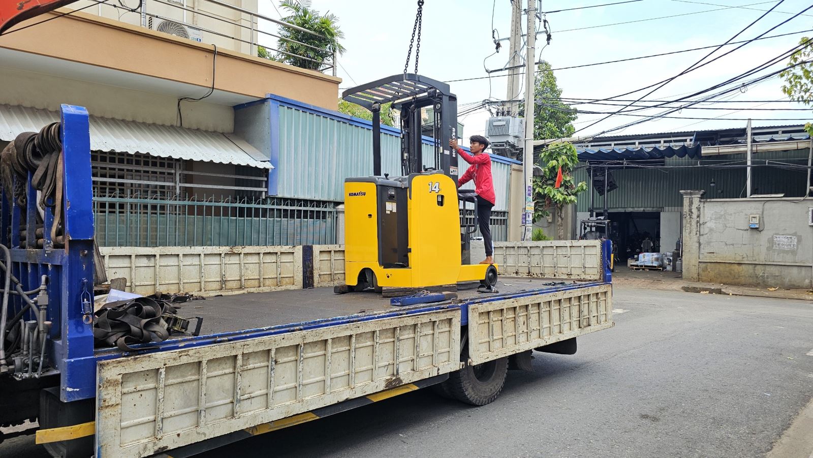 Dịch vụ vận chuyển xe nâng ở Sài Gòn đi các tỉnh
