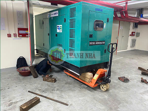 Vận chuyển máy móc lớn tấn