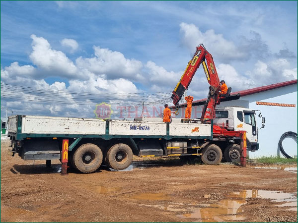 Thuê Xe Tải Gắn Cẩu Tại KCN Vĩnh Lộc, TP. HCM