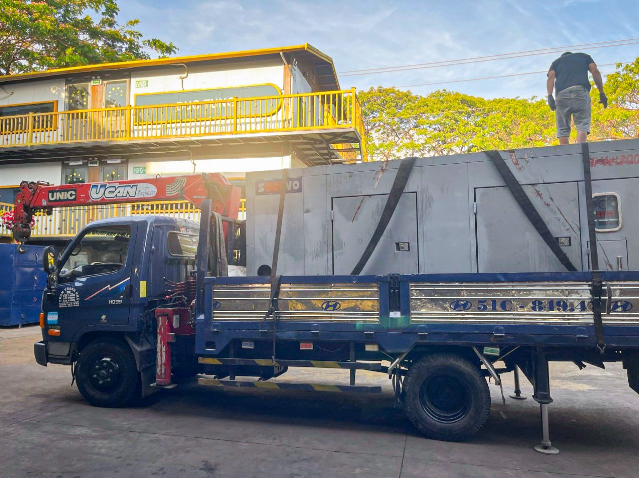 Cho thuê xe cẩu tại Vĩnh Long giá rẻ