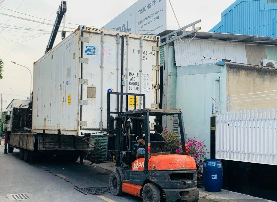 Cho thuê xe nâng vận chuyển thiết bị y tế tại Quận 3