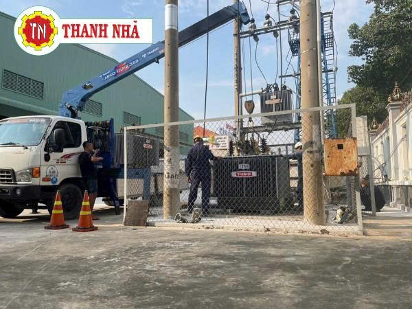 Dịch vụ cho thuê xe cẩu hỗ trợ vận chuyển và lắp đặt điện tại Tây Ninh