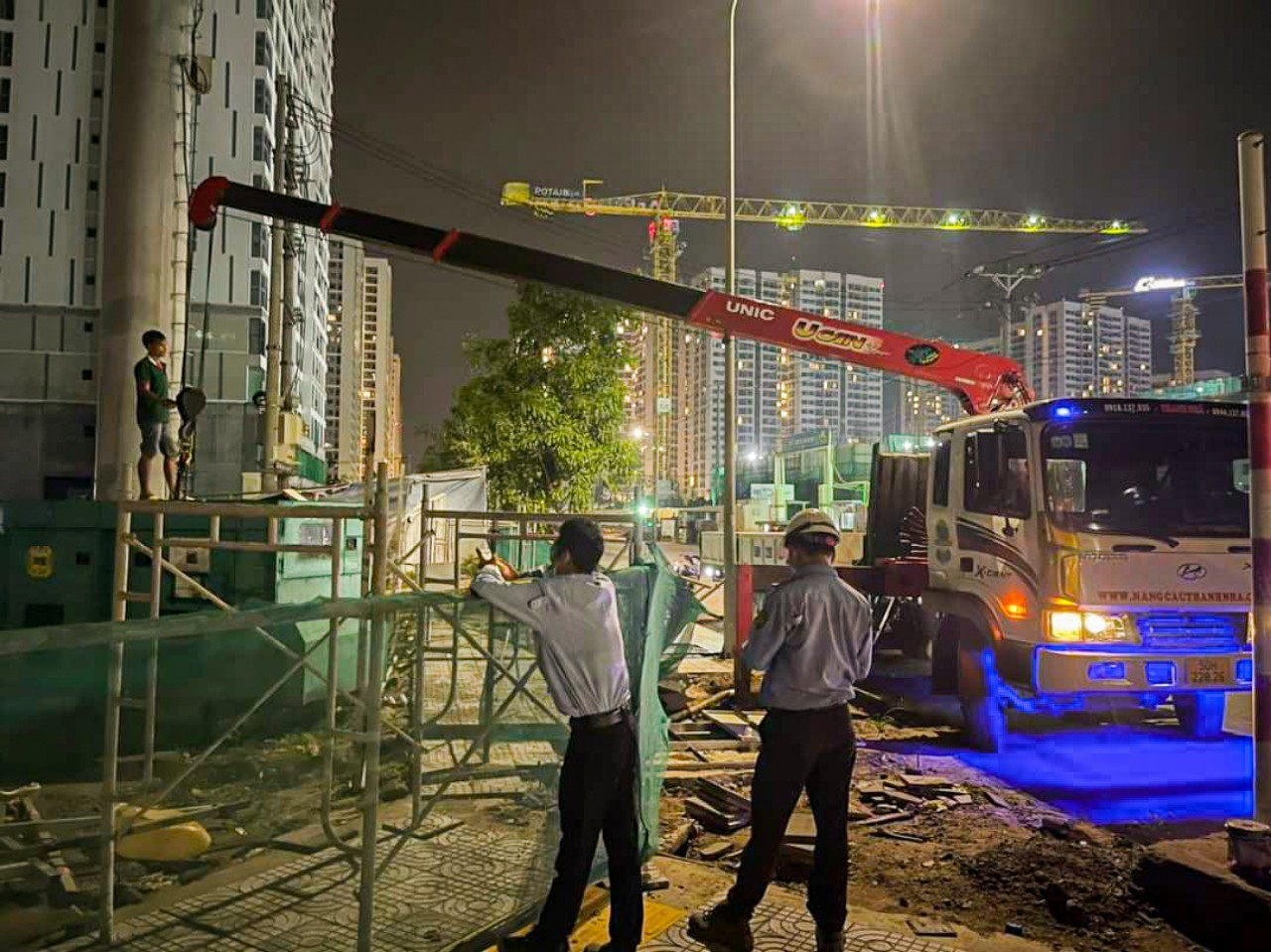 Dịch vụ cho thuê xe cẩu tại các dự án xây dựng