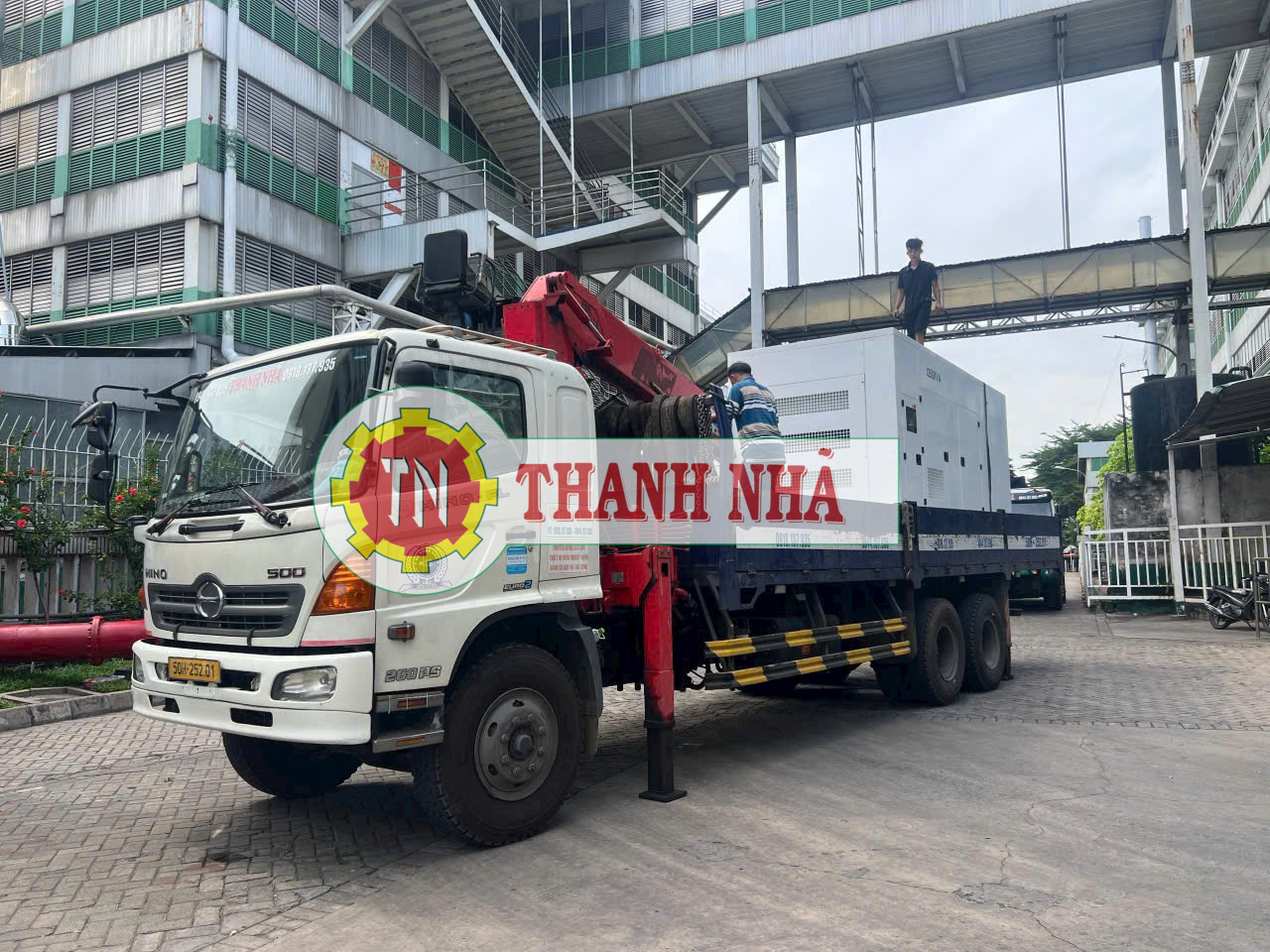 Dịch Vụ Xe Cẩu Hỗ Trợ Trạm Viễn Thông – Thi Công Nhanh Chóng An Toàn Tuyệt Đối