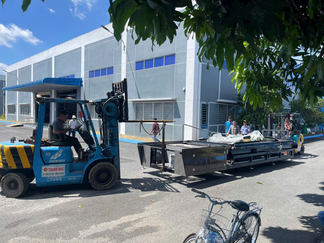 Giải Pháp Tối Ưu Cho Quản Lý Kho Hàng: Dịch Vụ Cho Thuê Xe Nâng Container Chuyên Nghiệp