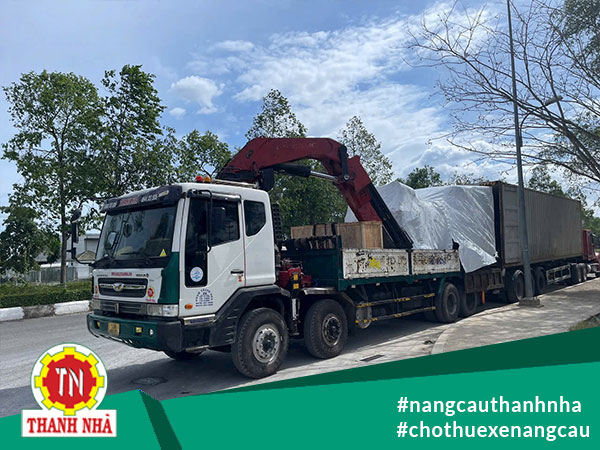 Nâng Cẩu Thanh Nhã cho thuê xe cẩu lắp đặt máy móc tại Sóc Trăng